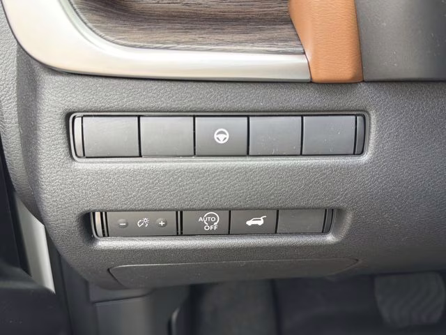 2026 Everest White Pearl Tricoat Nissan Rogue Platinum AWD SUV