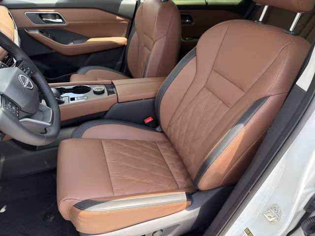 2026 Everest White Pearl Tricoat Nissan Rogue Platinum AWD SUV