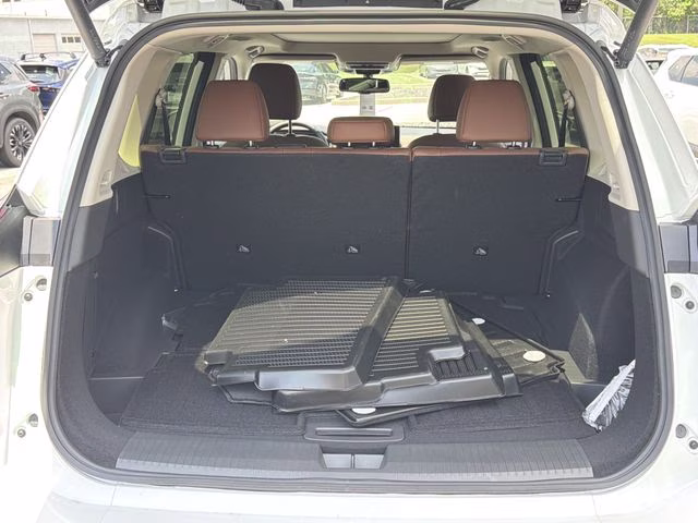 2026 Everest White Pearl Tricoat Nissan Rogue Platinum AWD SUV