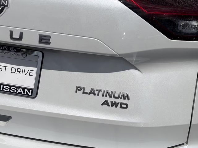 2026 Everest White Pearl Tricoat Nissan Rogue Platinum AWD SUV