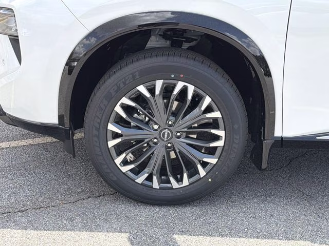 2026 Everest White Pearl Tricoat Nissan Rogue Platinum AWD SUV