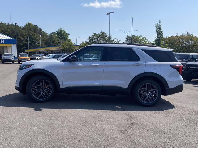 2026 White Metallic Ford Explorer ST 4X4 SUV