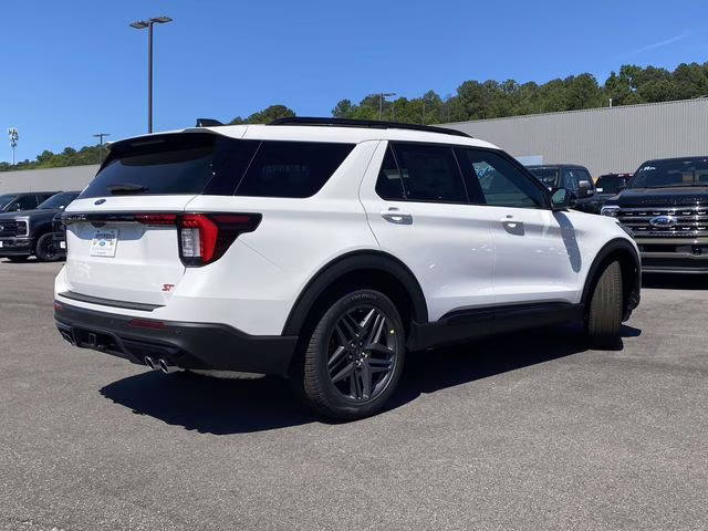 2026 White Ford Explorer ST 4X4 SUV