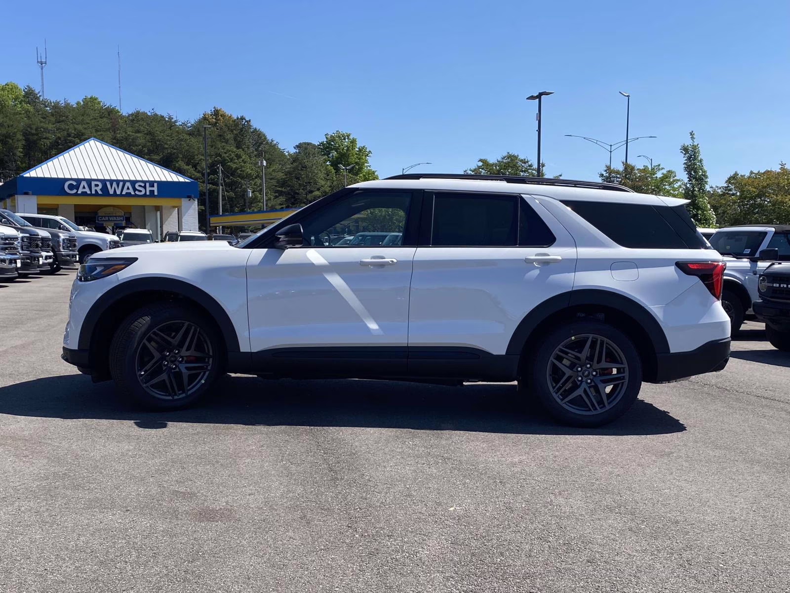 2026 White Ford Explorer ST 4X4 SUV