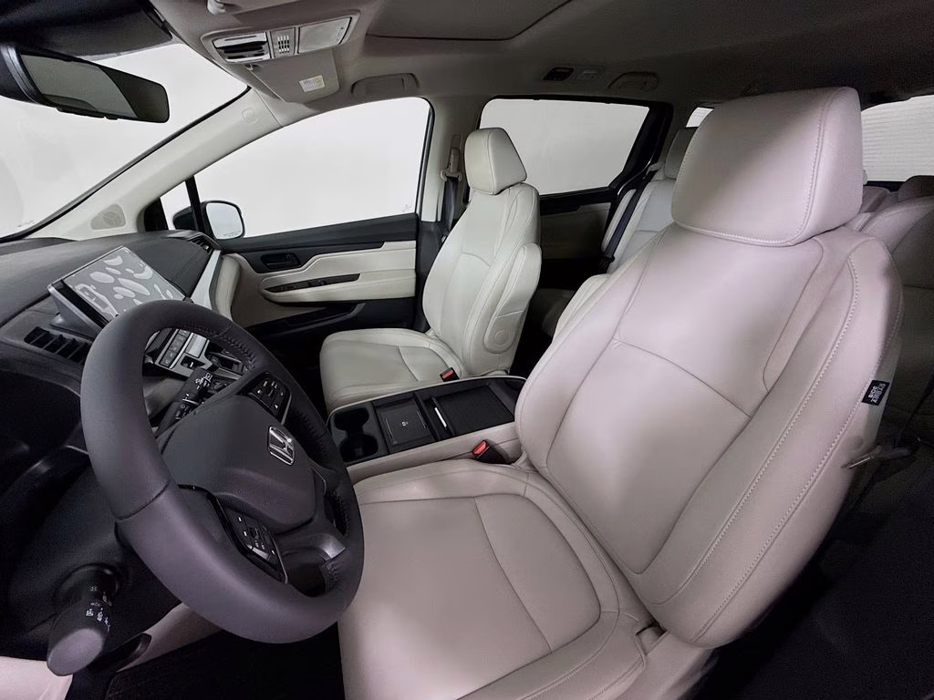 2026 Solar Silver Metallic Honda Odyssey EX-L FWD Van