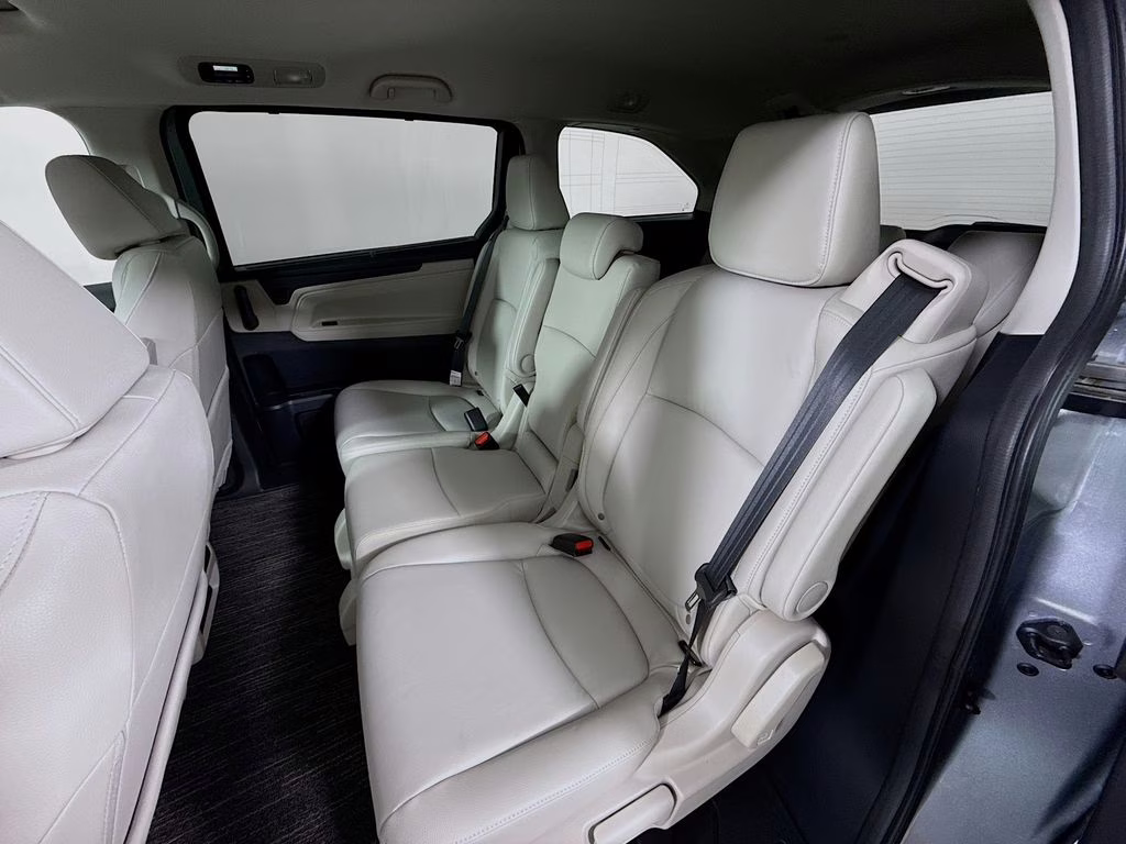 2026 Solar Silver Metallic Honda Odyssey EX-L FWD Van