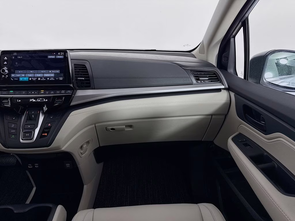 2026 Solar Silver Metallic Honda Odyssey EX-L FWD Van