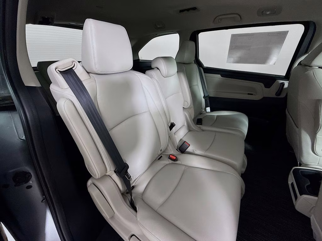 2026 Solar Silver Metallic Honda Odyssey EX-L FWD Van
