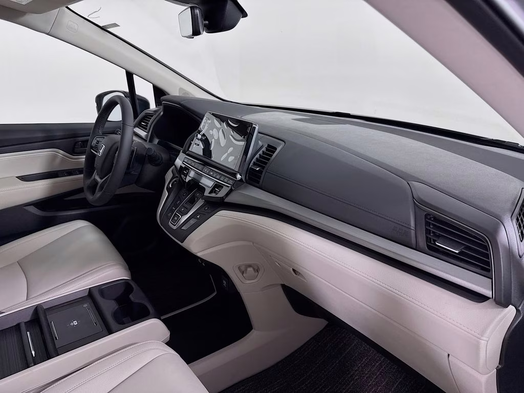 2026 Solar Silver Metallic Honda Odyssey EX-L FWD Van