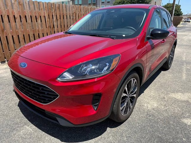 2022 Red Metallic Ford Escape SE FWD SUV
