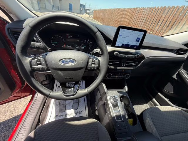 2022 Red Metallic Ford Escape SE FWD SUV