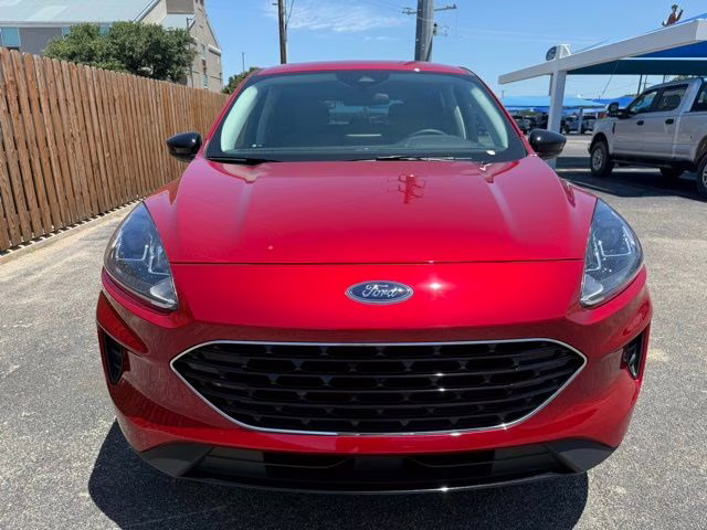 2022 Red Metallic Ford Escape SE FWD SUV