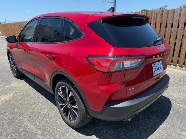 2022 Red Metallic Ford Escape SE FWD SUV