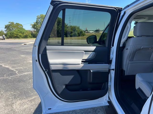 2025 Oxford White Ford Expedition Max Active RWD SUV
