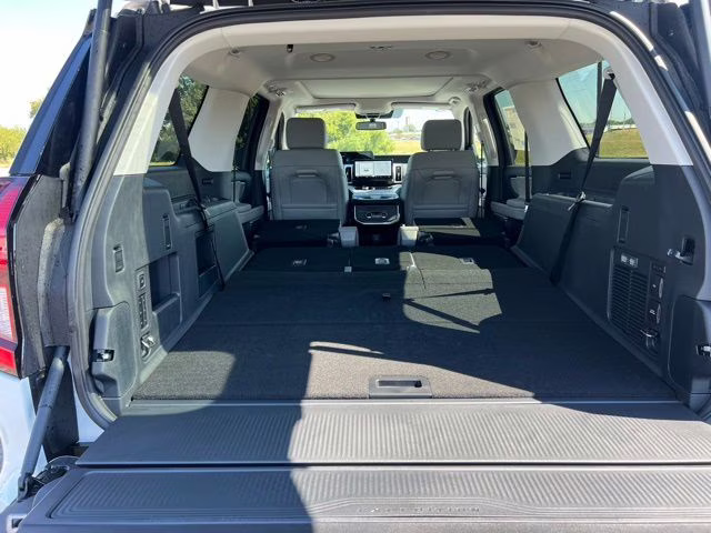 2025 Oxford White Ford Expedition Max Active RWD SUV