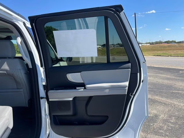 2025 Oxford White Ford Expedition Max Active RWD SUV