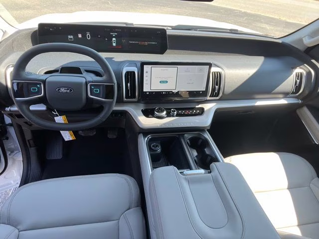 2025 Oxford White Ford Expedition Max Active RWD SUV