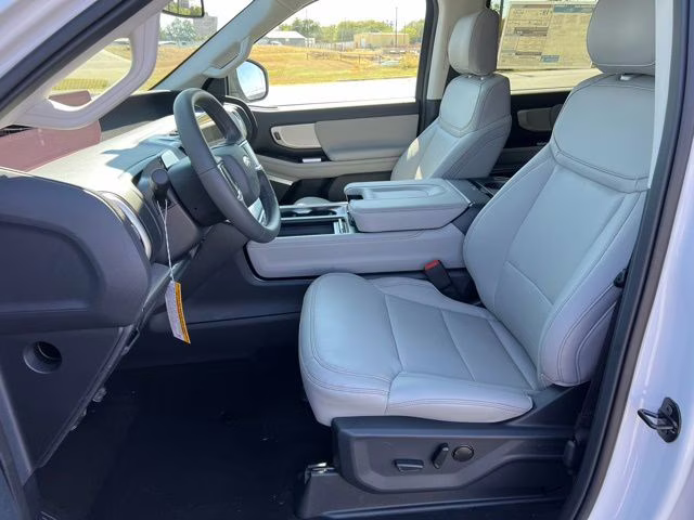 2025 Oxford White Ford Expedition Max Active RWD SUV