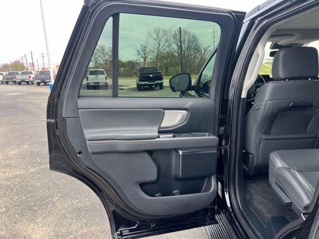2025 Black Metallic Ford Expedition Active 4X4 SUV