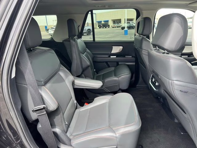 2025 Black Metallic Ford Expedition Active 4X4 SUV