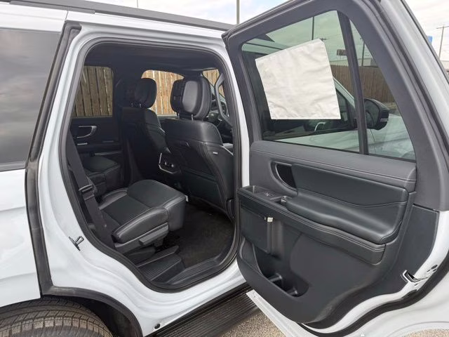 2026 Silver Metallic Ford Expedition Platinum 4X4 SUV