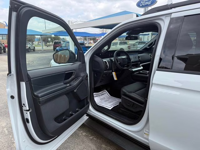 2026 Silver Metallic Ford Expedition Platinum 4X4 SUV