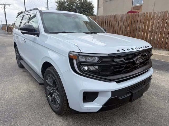 2026 Silver Metallic Ford Expedition Platinum 4X4 SUV