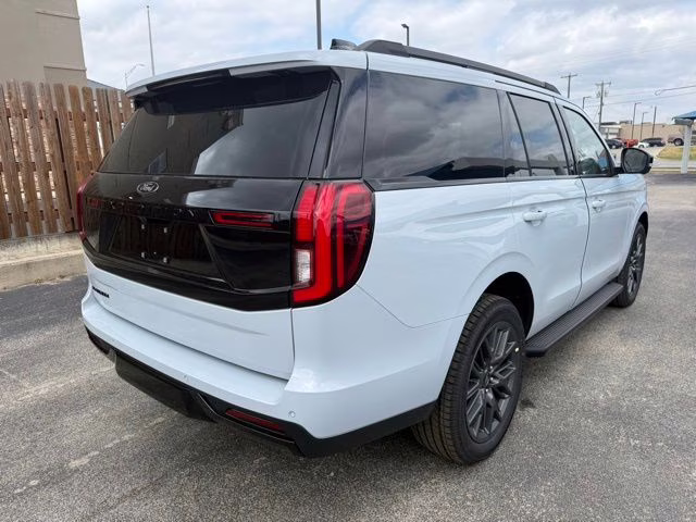 2026 Silver Metallic Ford Expedition Platinum 4X4 SUV