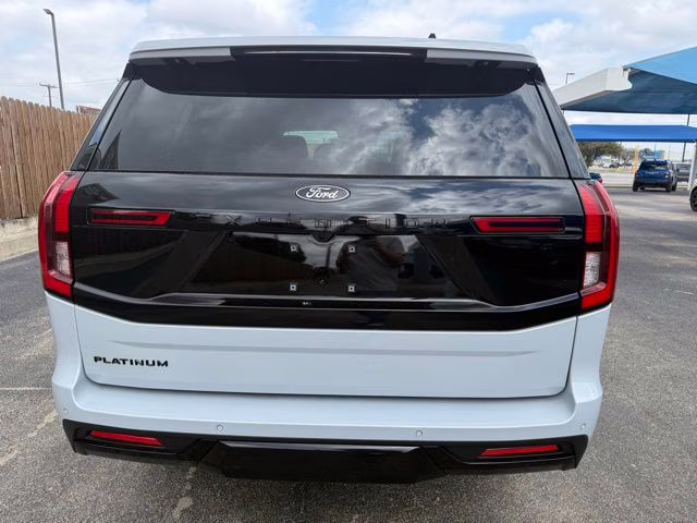 2026 Silver Metallic Ford Expedition Platinum 4X4 SUV
