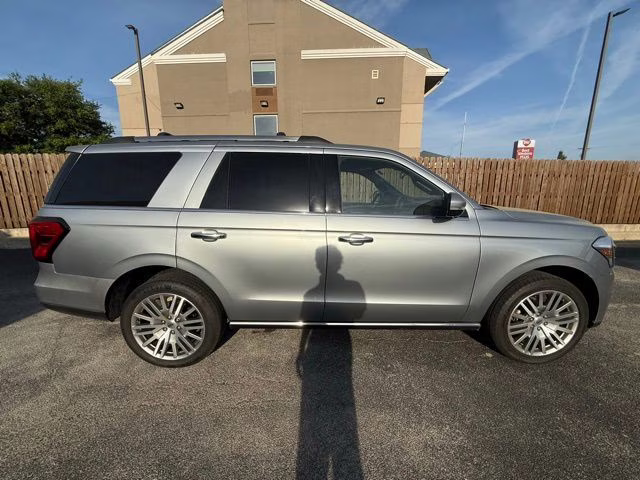 2024 Silver Metallic Ford Expedition Limited 4X4 SUV