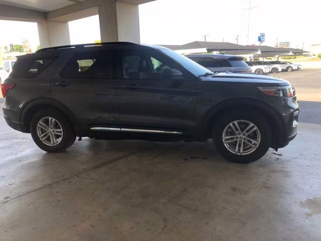 2020 Magnetic Ford Explorer XLT RWD SUV