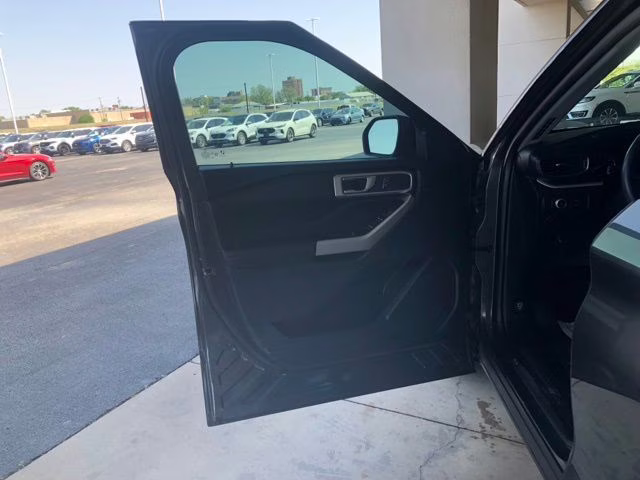 2020 Magnetic Ford Explorer XLT RWD SUV