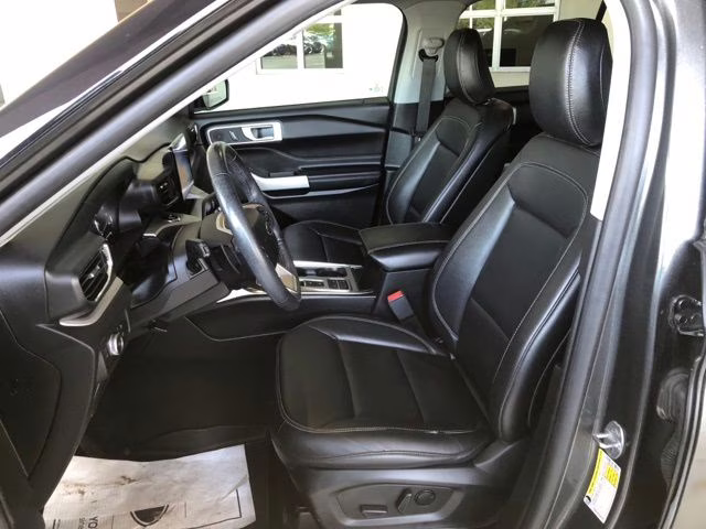2020 Magnetic Ford Explorer XLT RWD SUV