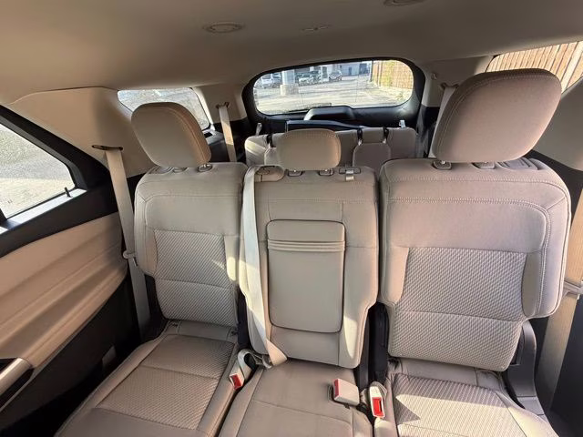 2023 White Metallic Ford Explorer XLT RWD SUV