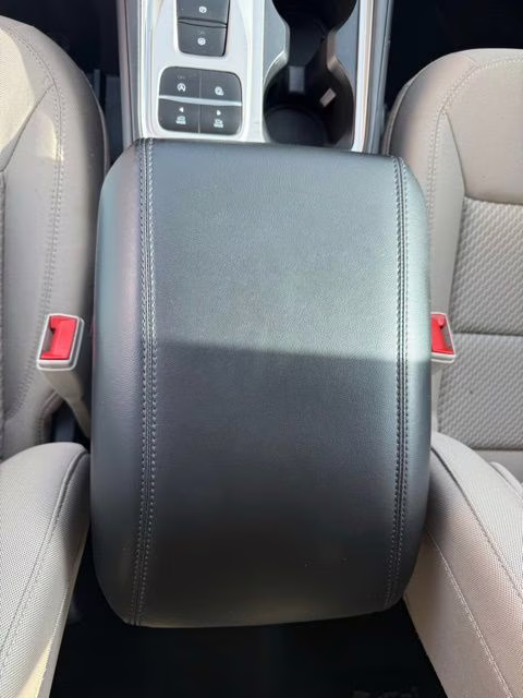 2023 White Metallic Ford Explorer XLT RWD SUV