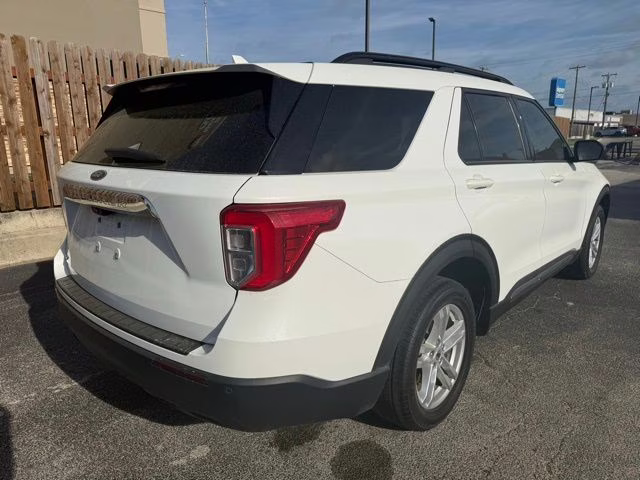 2023 White Metallic Ford Explorer XLT RWD SUV