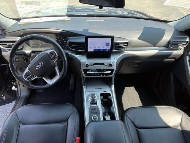2022 Blue Metallic Ford Explorer XLT 4X4 SUV