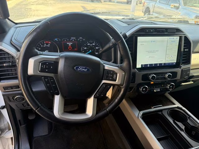2022 Oxford White Ford Super Duty F-250 SRW Lariat 4X4 Truck