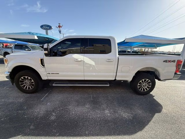 2022 Oxford White Ford Super Duty F-250 SRW Lariat 4X4 Truck