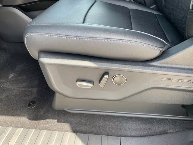 2025 Antimatter Blue Metallic Ford F-150 Lariat 4X4 Truck