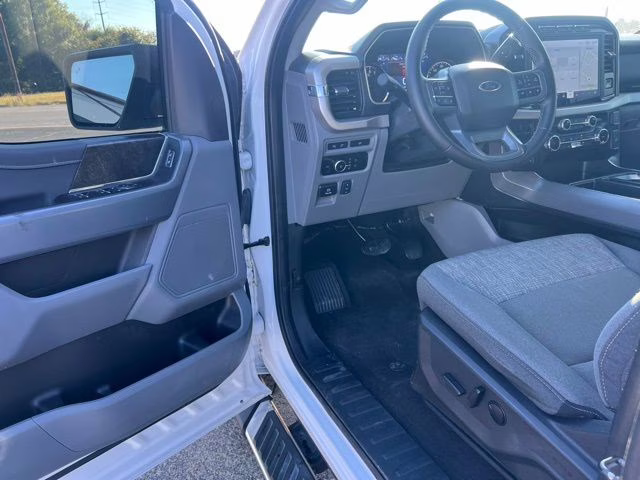 2023 Oxford White Ford F-150 XLT 4X4 Truck