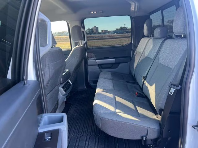 2023 Oxford White Ford F-150 XLT 4X4 Truck