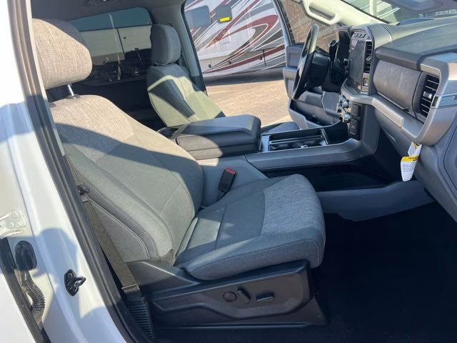 2023 Oxford White Ford F-150 XLT 4X4 Truck