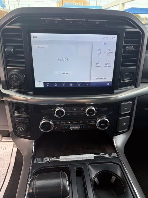 2023 Silver Metallic Ford F-150 Lariat 4X4 Truck