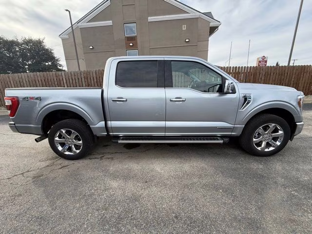 2023 Silver Metallic Ford F-150 Lariat 4X4 Truck