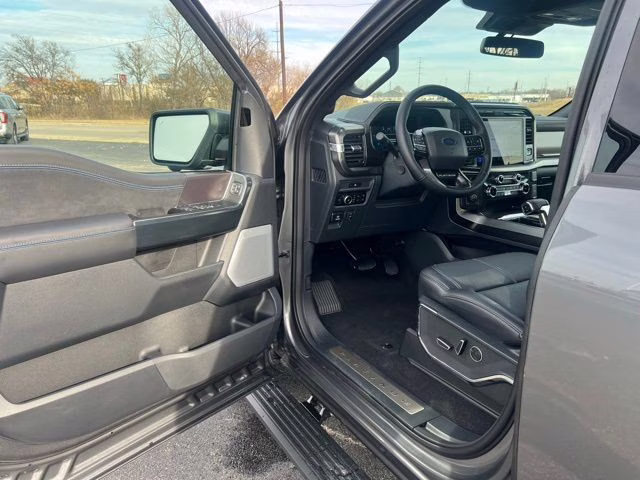 2025 Gray Metallic Ford F-150 Platinum 4X4 Truck