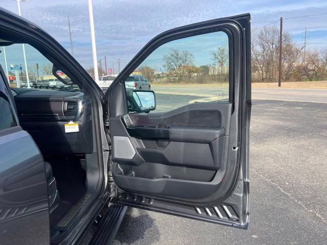 2025 Gray Metallic Ford F-150 Platinum 4X4 Truck