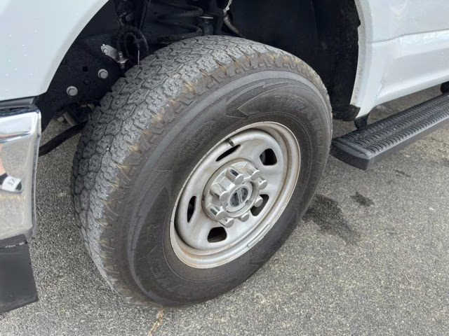 2022 Oxford White Ford Super Duty F-350 SRW XL 4X4 Truck