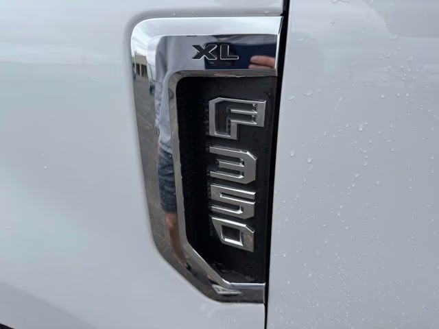 2022 Oxford White Ford Super Duty F-350 SRW XL 4X4 Truck