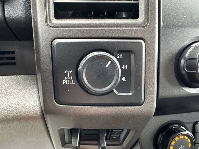 2022 Oxford White Ford Super Duty F-350 SRW XL 4X4 Truck